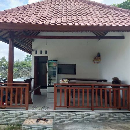 Ega Homestay Toyapakeh Exterior photo