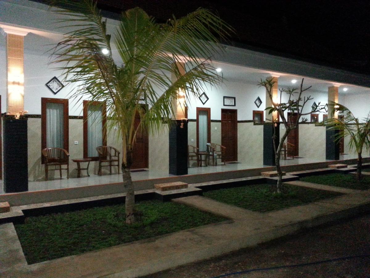 Ega Homestay Toyapakeh Exterior photo