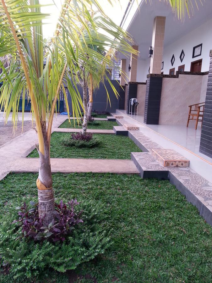 Ega Homestay Toyapakeh Exterior photo